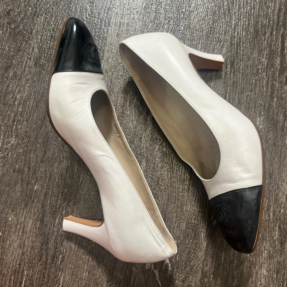 Chanel Cap Toe Heels Pumps White Black Leather Classic Vintage Designer Shoes - Picture 5 of 6
